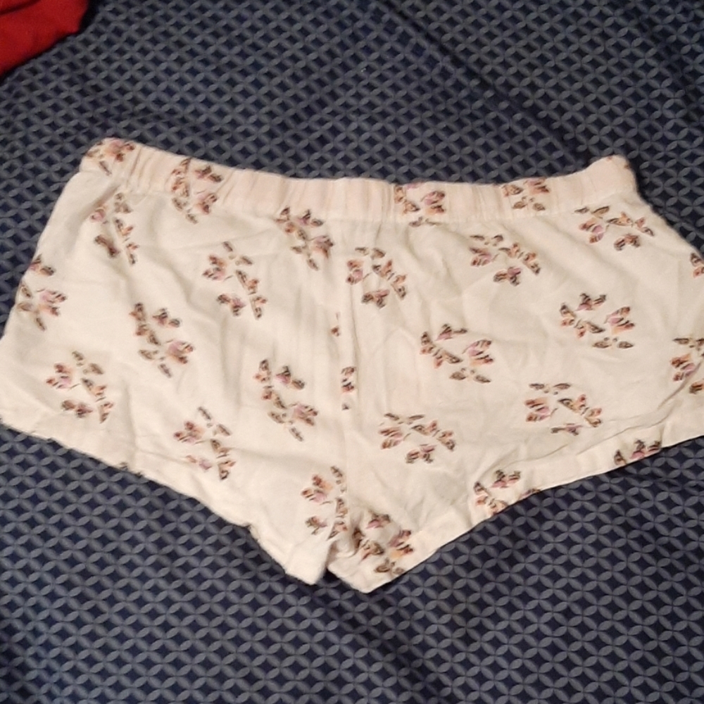 Shorts - Picture 3 of 3